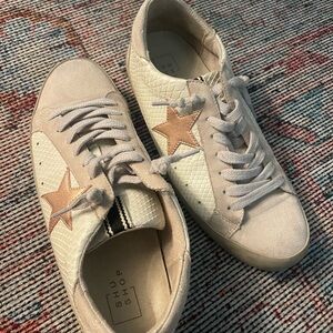 Shu shop white,  Cream and Gold Sneakers with Retro Star Accent